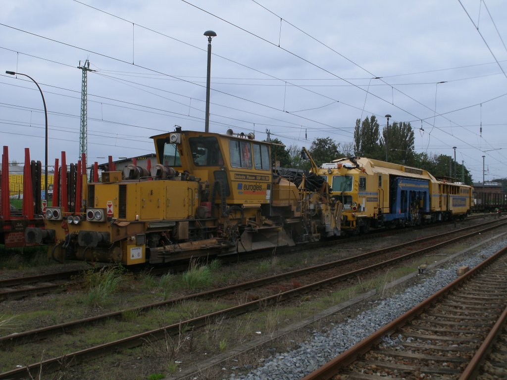 Nach Bergen/Rgen gekommen ist,am 21.September 2011,die Schotterplaniermaschine SSP 110 SW. 