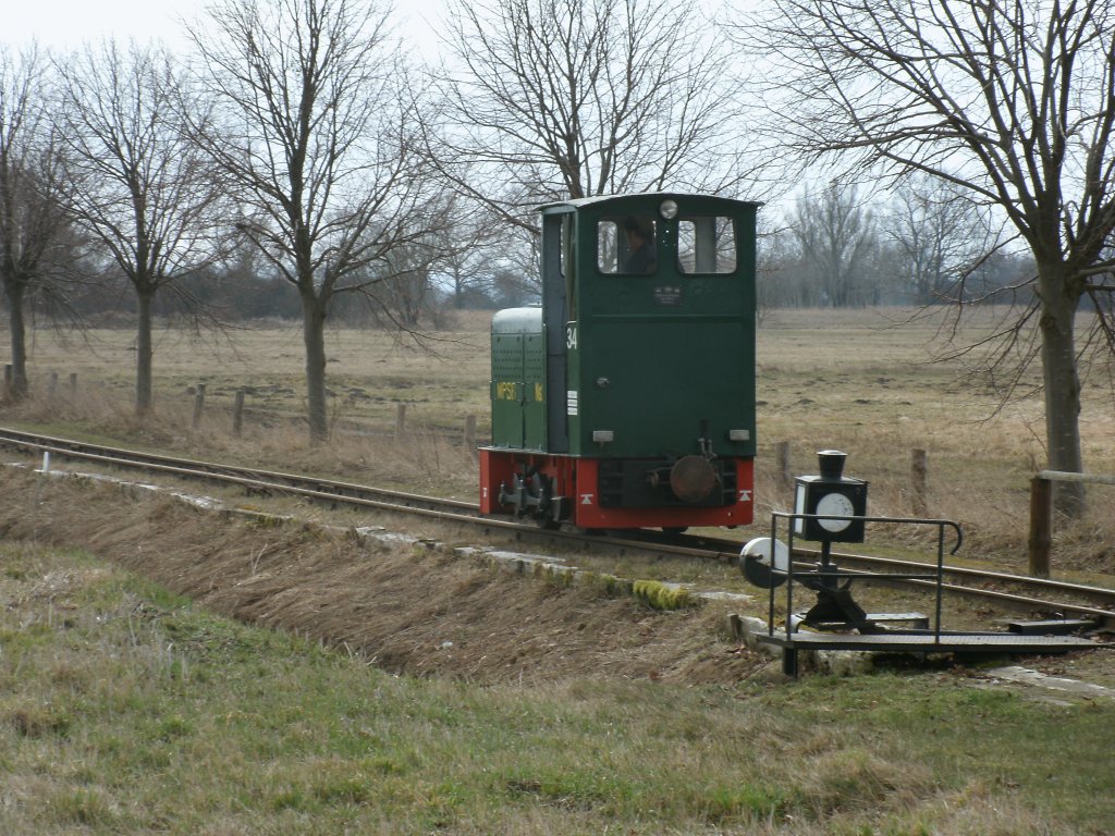 Nach Uhlenhorst fuhr die MPSB Lok Nr.34,am 13.April 2013,als Sie Schwichtenberg verlie.