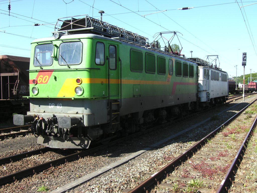 Nachdem die beiden WAB-Loks 60 und 50 am 04.Juni 2010 in Bergen/Rgen ein paar Kreidewagen abgestellt hatten,ging es wieder zurck nach Klementelvitz. 