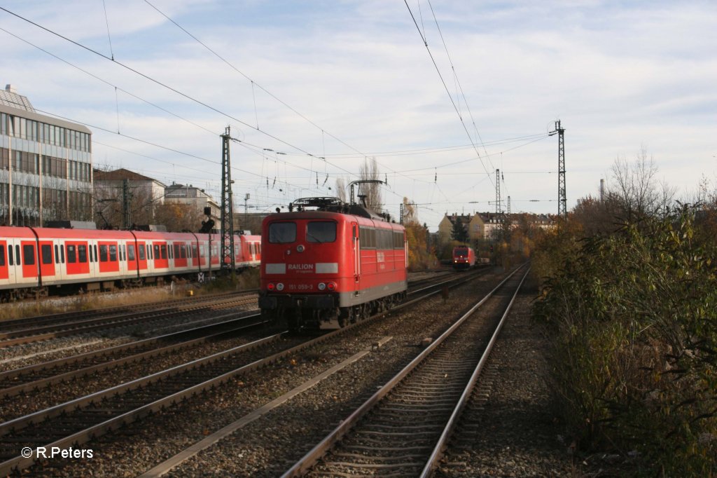 Nachschuss von 151 059-3 am Heimeranplatz in Mnchen. 04.11.10