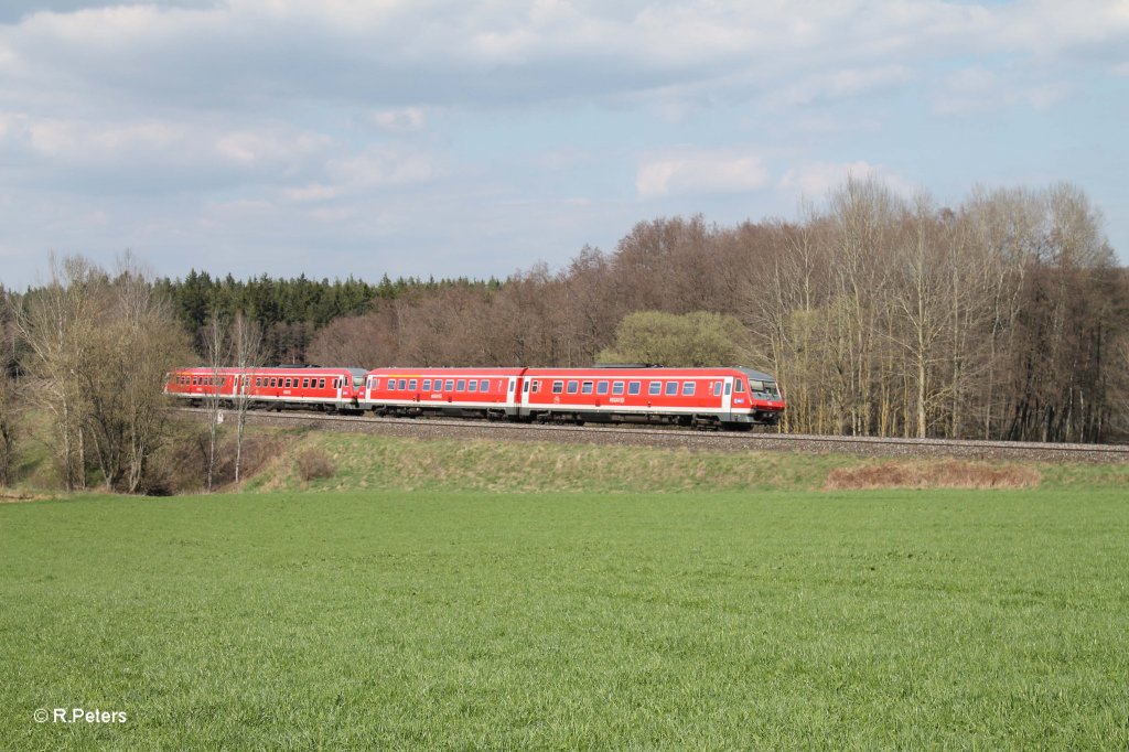 Nachschuss von 2 610er als RE 3696 Regensburg - Hof bei Oberteich. 25.04.13