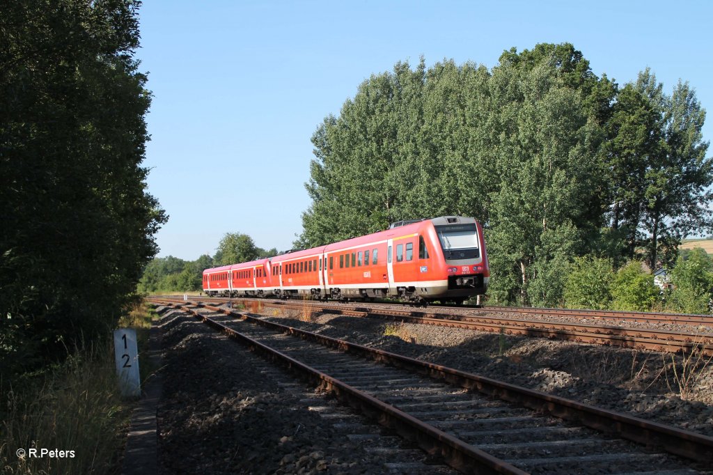 Nachschuss auf 612 153-7 + 612 980-3 als umgeleiteter Franken-Sachsen-Express IRE 3086 Dresden - Nrnberg bei Schnfeld. 01.08.13