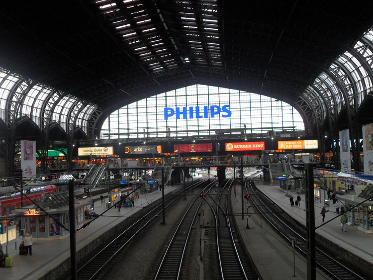 Nochmal den schnen Bilck in dem Hamburger Hbf.(18.05.10)