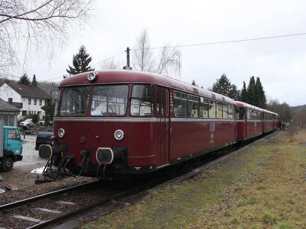 Nun etwas mehr Nussknackerexpress (Puderbach(Westwald) am 16.12.2012) ( Bericht ber den Weihnachtsmarkt: http://www.nr-kurier.de/artikel/19528-weihnachtsmarkt-puderbach---ein-publikumsmagnet )