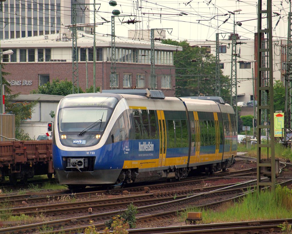 NWB Talent VT 722 fuhr als  Zug endet hier  in den Bremer Hbf am 12.6