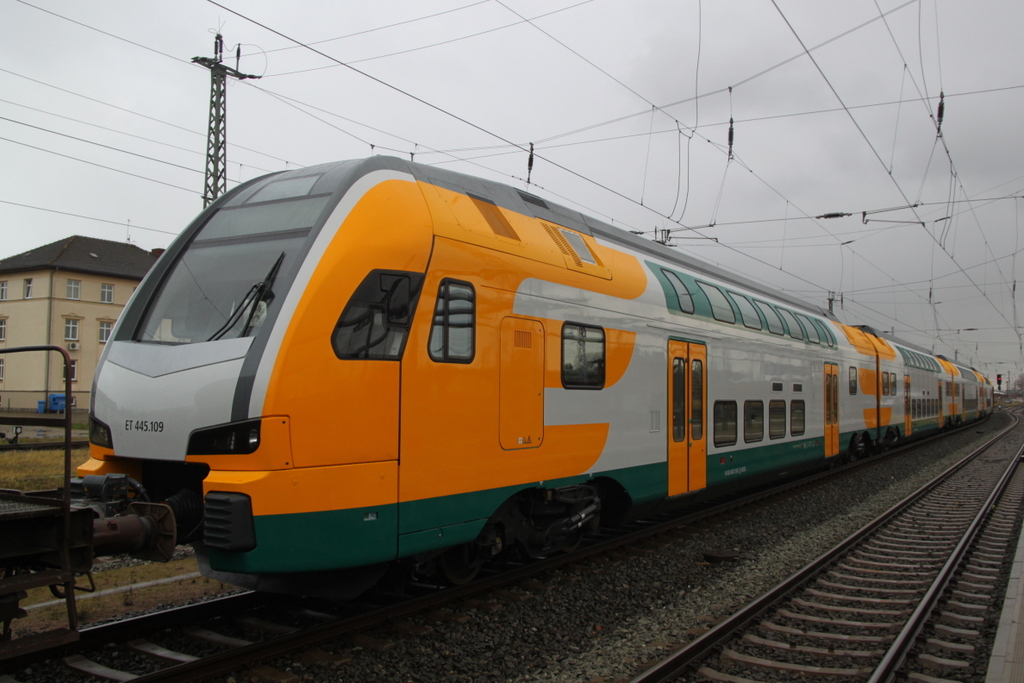 ODEG-Kiss 445 109-2 wurde am 30.11.2012 von Rostock Hbf nach Eberswalde berfhrt.30.11.2012