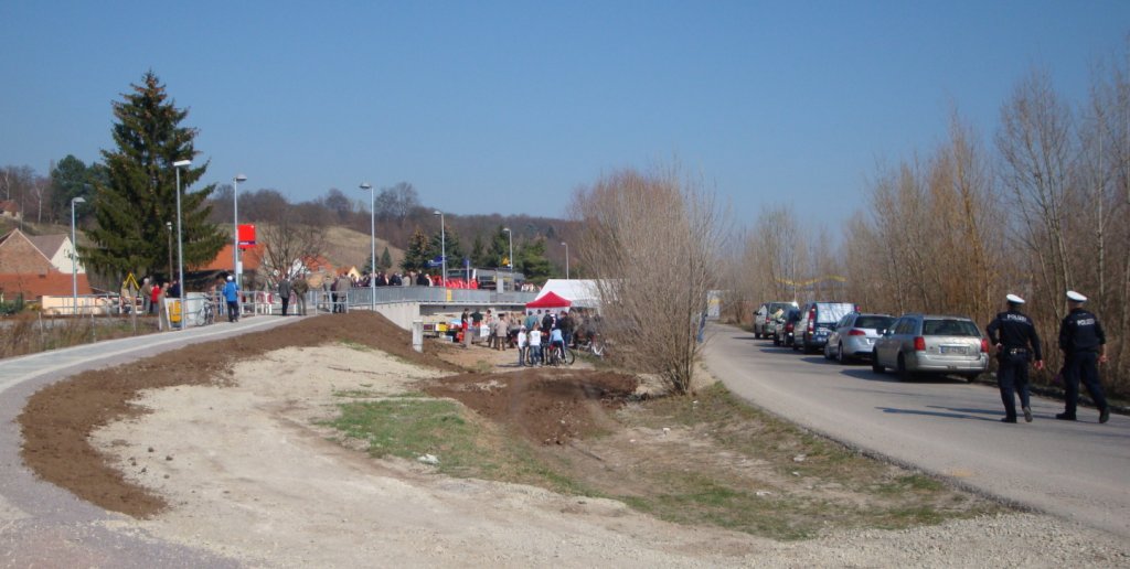 Offizielle Er�ffnung der erneuerten Unstrutbahn und des neu errichteten Haltepunkts in Ro�bach am 24.03.2012. (Foto: G�nther G�bel)