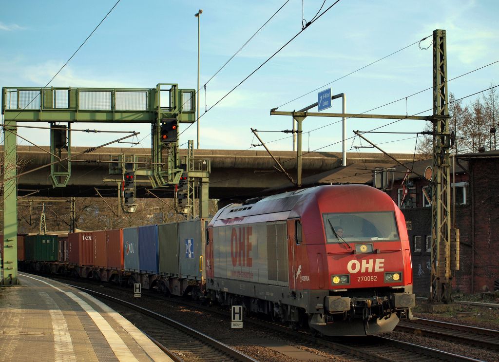 OHE 270082 rollte mit einem Containerzug durch Harburg am 2.4.