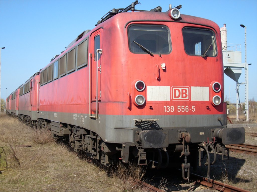 Optisch sah 139 556,am 09.April 2009,in Mukran noch gut aus,doch auch der Lok war ihr Ende besiegelt. 