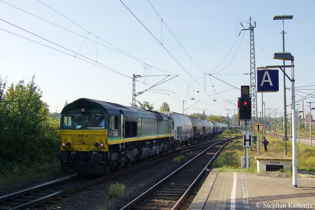 PB15 (266 066-0) fr Crossrail mit einem Kesselzug in Braunschweig. 24.09.2011