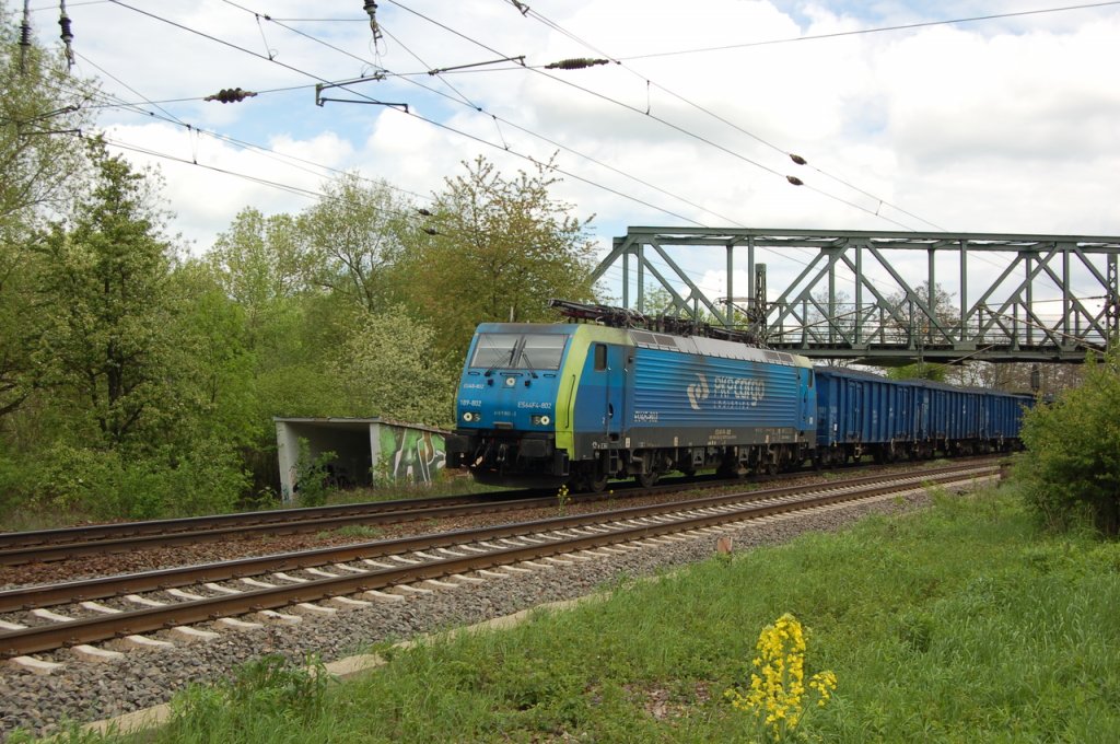 PKP Cargo ES 64 F4-802 mit Kohlewagen Richtung Bad K�sen, am 09.05.2013 in Naumburg Hbf. (Foto: dampflok015)