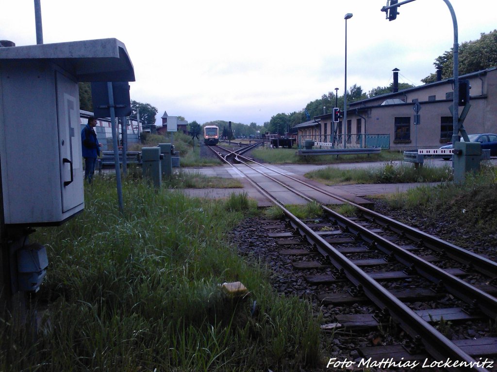 PRESS 650 032-4 bei der Einfahrt in den Bahnhof Putbus am 20.5.13