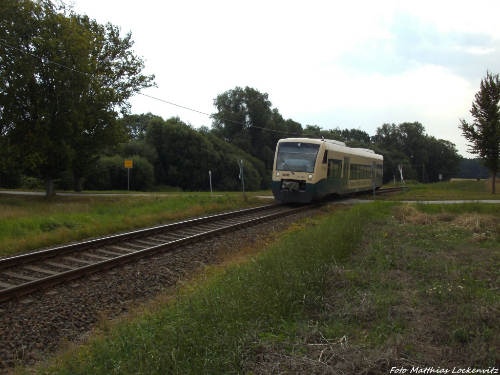 PRESS 650 032-4 unterwegs nach Bergen auf Rgen / Hier bei Pastitz (OT Putbus) am 6.8.13