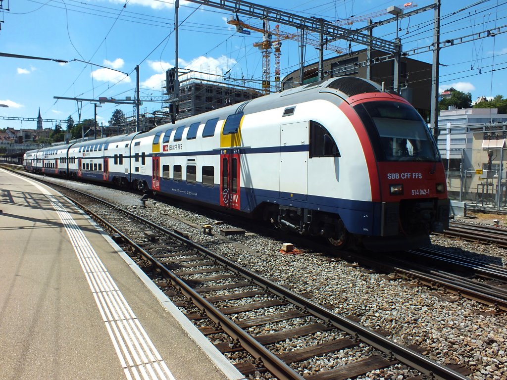 RABe 514 042 verlsst hier gerad als Zrcher S16 nach Thayngen den Bahnhof Schaffhausen. Es drfte sich hierbei um den nrdlichsten Punkt im S-Bahn-Netz der schweizer Hauptstadt handeln.