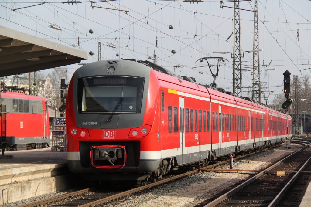 RB 57039/RB 57239 von Donauwrth bzw.Dinkelscherben nach Mnchen Hbf bei der Ausfahrt im Augsburger Hbf.28.03.2012