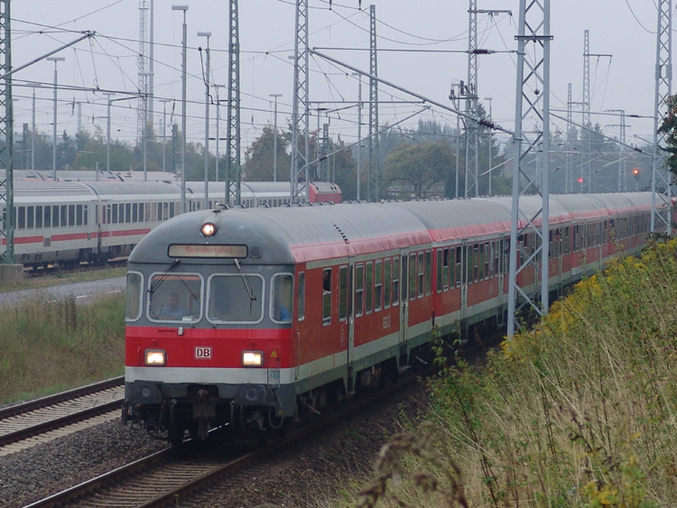 RE 14051 von Braunschweig Richtung Rostock Hbf bei der Einfahrt im Rostocker Hbf.(26.09.10)