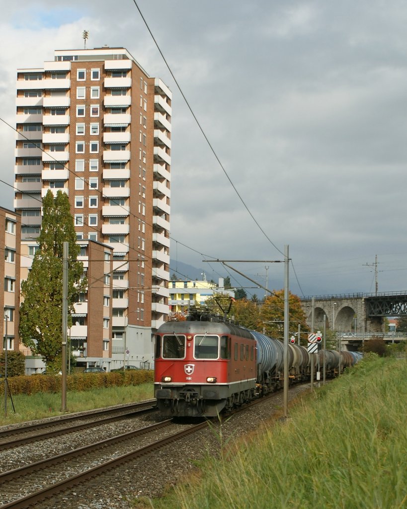 Re 6/6 116484 bei Grenchen am 19. Oktober 2010