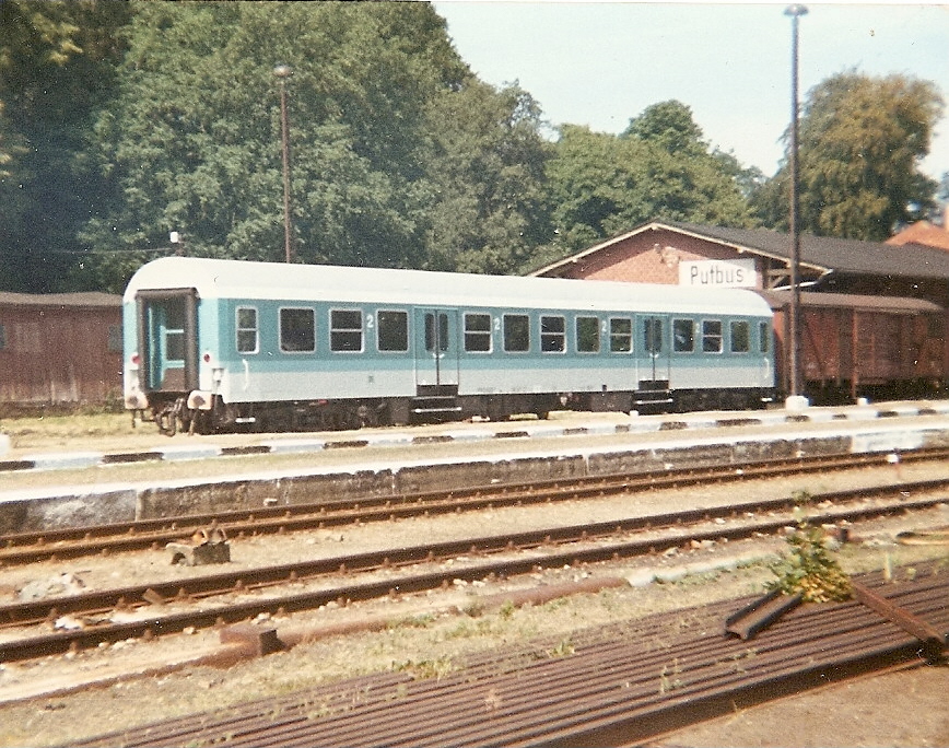 RE-Wagen abgestellt in Putbus.