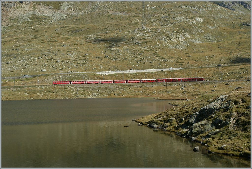 RhB Allegra mit einem Bernina-Regionlazug Richtung Sden kurz vor dem Lago Bianco. 
10. Sept 2011