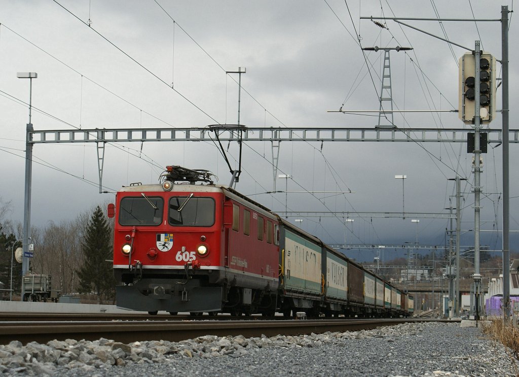 RhB Ge 4/4 mit einem Gterzug in Untervaz.
02.03.2009