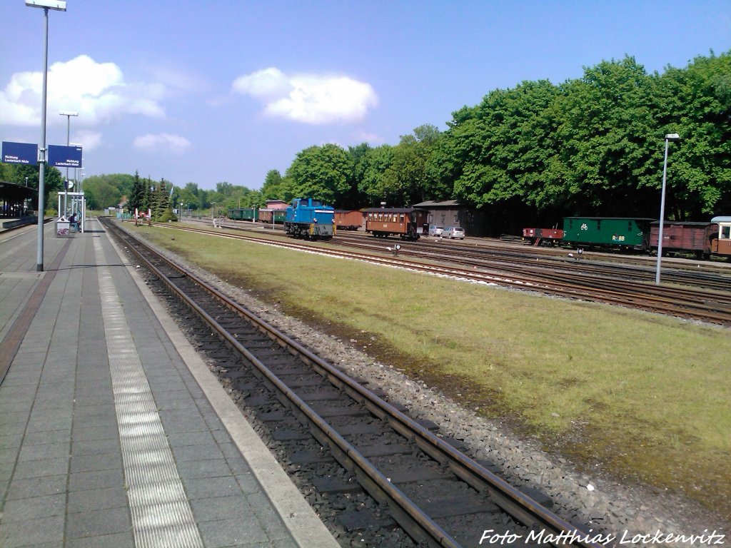 RBB 251 901 unterwegs in Richtung Weiche um spter an den Zug mit der 99 4011 angehngt zu werden im Bahnhof Putbus am 29.5.13