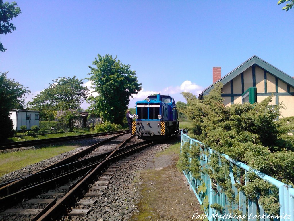 RBB 251 901 unterwegs zu seinem Pausenstandort im Bahnhof Putbus am 29.5.13