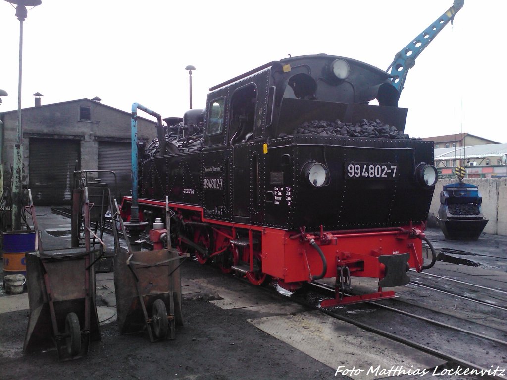 RBB 99 4802 beim Wasserfassen im Kleinbahn BW Putbus am 26.5.13