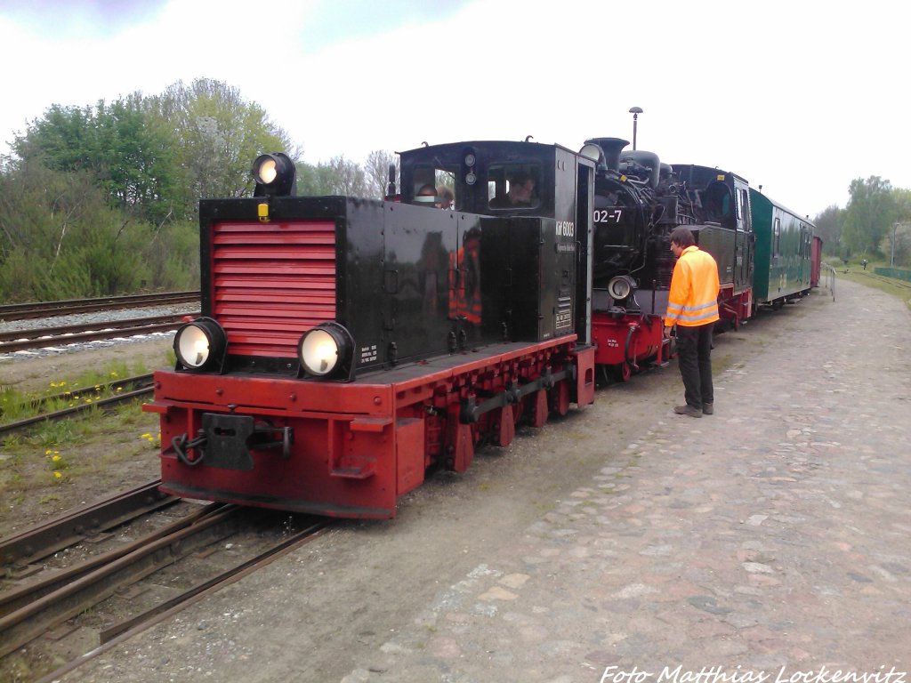 RBB Kf 6003 rangiert munter 99 4802 hin und her in Putbus am 10.5.13