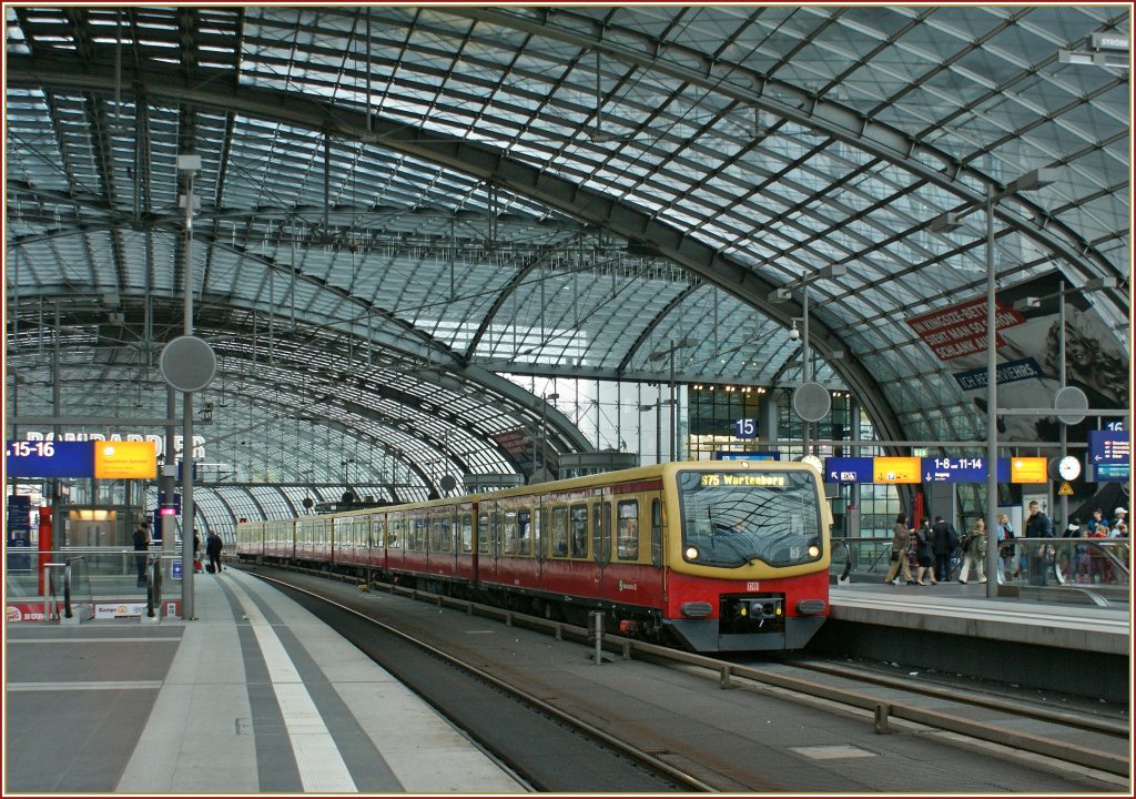 S75 nach Wartenberg in Berliner Hbf.
14. Sept. 2010