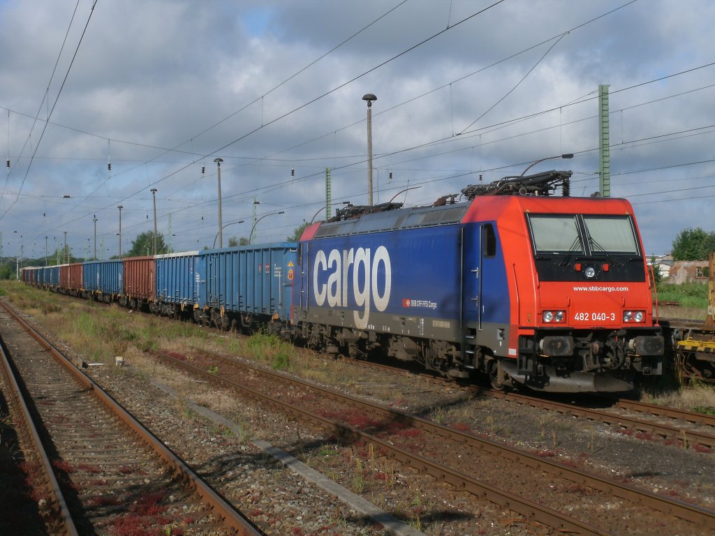 SBB-Cargo 482 040 am Morgen,vom 05.Juli 2011,in Bergen/Rgen.