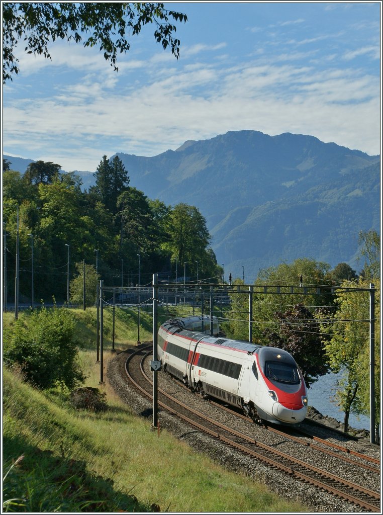 SBB ETR 610 auf dem Weg von Milano nach Genve kurz nach Villeneuve. 
28. Sept. 2012