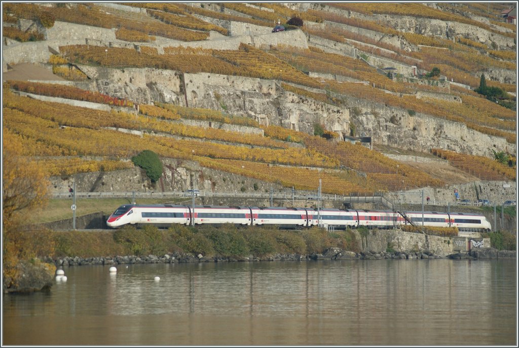 SBB ETR 610 kurz vor Rivaz. 
4. Nov. 2010