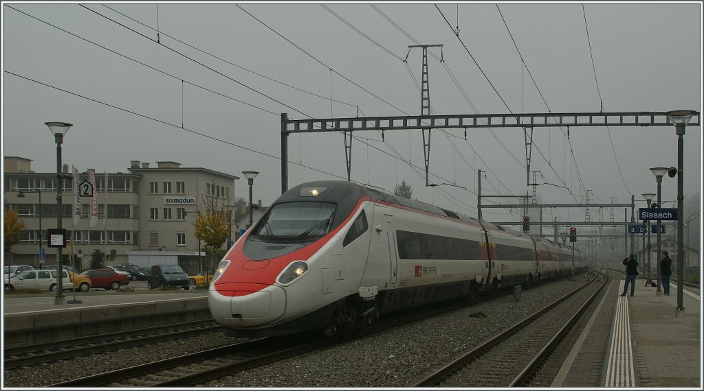 SBB ETR 610 in Sissach.
6. No.v 2011