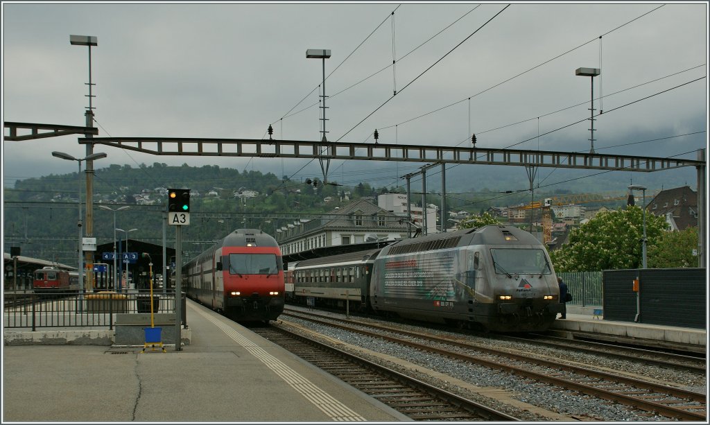 SBB Re 460 107-6 mit einem IR nach Genve Arpoport in Brig.
4. Mai 2013