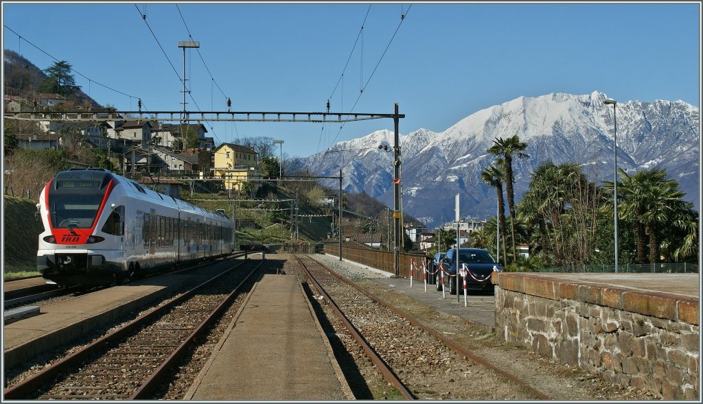 SBB Tilo RABe 524 004 (bzw. ETR 150) verlässt Magadino Vira Richtung Luino.
21. März 2013