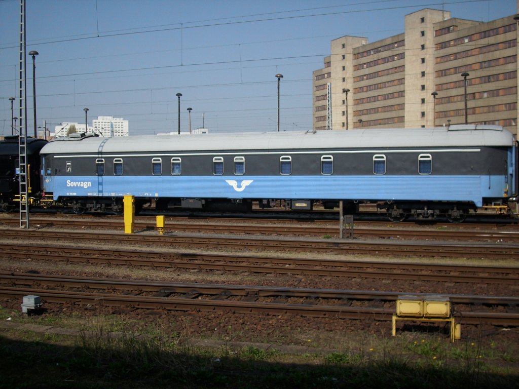 Schwedischer Schlafwagen in alter Farbgebung am 12.April 2009 in Berlin Lichtenberg.