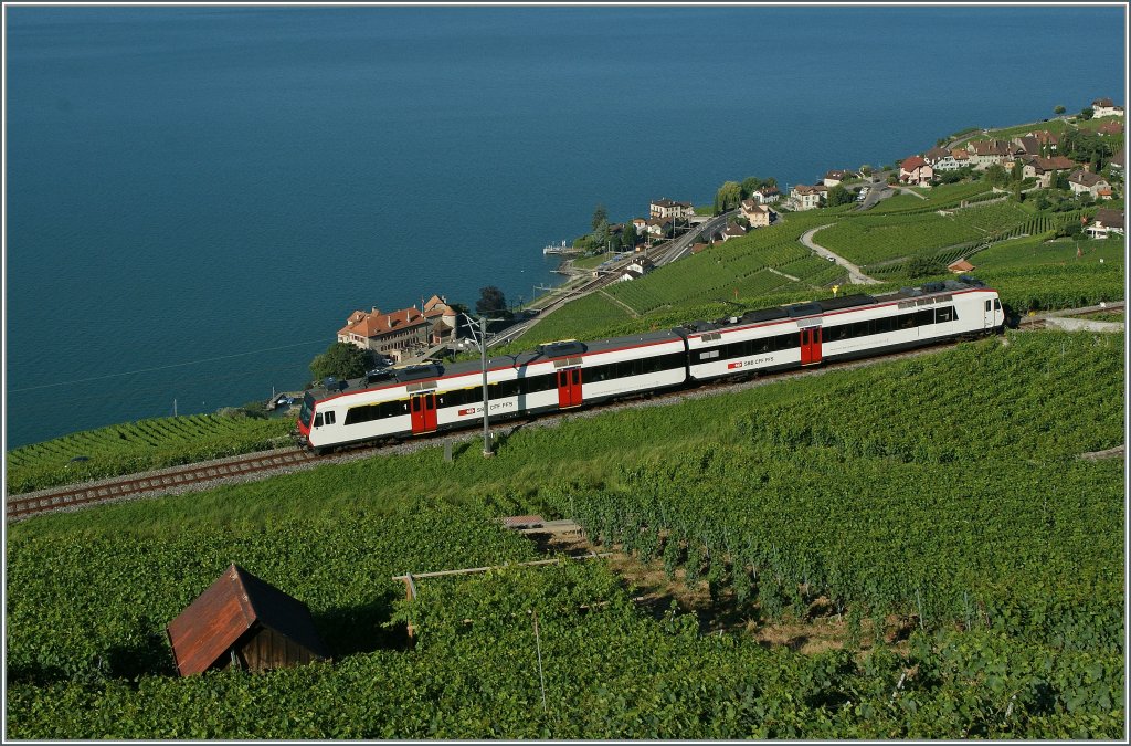 Seit ende Mai ist statt des  Train des Vignes  ein  Domino  als S31 in den Rebbergen bei Chexbres unterwegs. 
10. Juli 2012