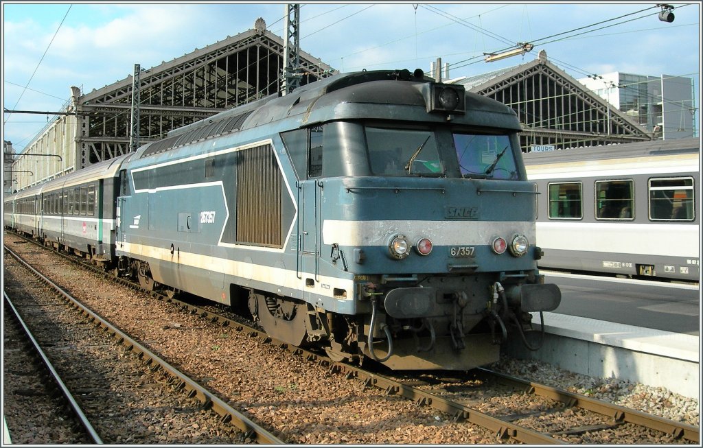 SNCF BB 67357 in Tour. 
22.03.2007