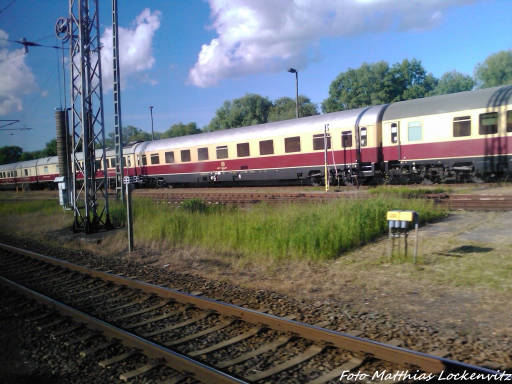 TEE-Wagen und Sonderzugwagen in Stralsund Hbf abgestellt am 10.6.13