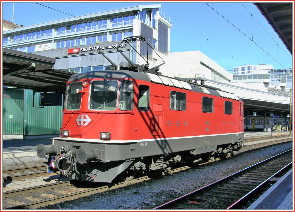 Tod geglaubte leben lnger: die Re 4/4 11141 wurde statt auf den Schrottplatz in die Werksttte geschickt und erfreut nun die Betrachter mit einem neuen Anstrich.
Lausanne, den 4 Juni 2010