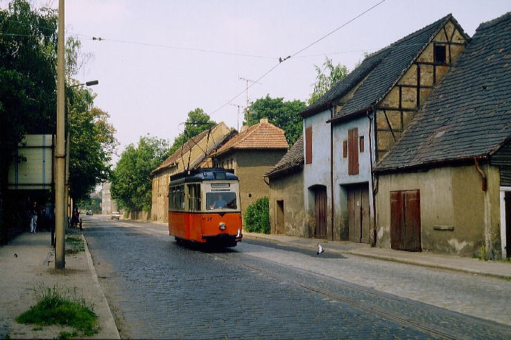 Tw 25 am 14.07.1987 in der Weimarer Str. in Naumburg. (Foto: Wolfgang Meyer)