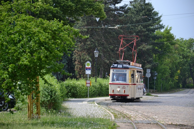 Tw 29 als Linie 4 vom Hauptbahnhof zur Vogelwiese, in der Poststra�e in Naumburg; 21.05.2011 (Foto: Roberto Franke)