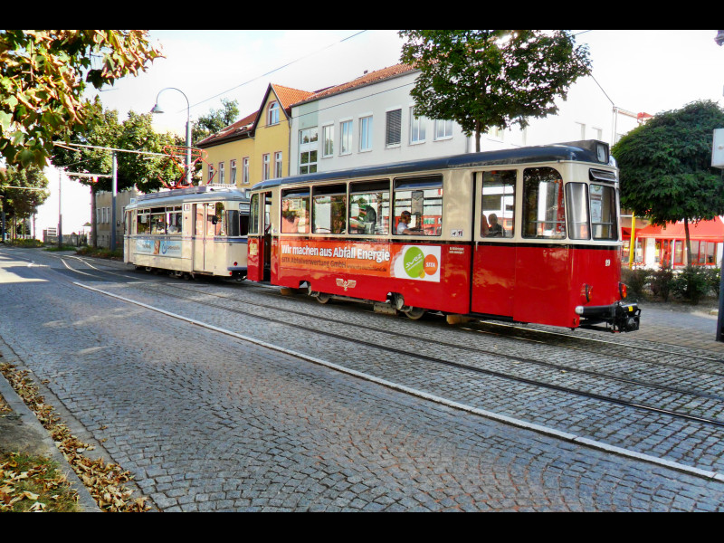 TW 37 mit Beiwagen 19 und Schaffner zwischen zur Vogelwiese, kurz nach der Abfahrt am Hauptbahnhof; 08.09.2012