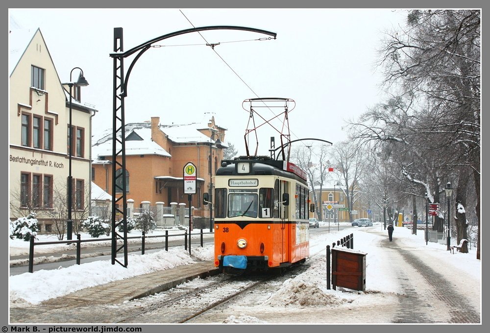 Tw 38 an der Endhaltestelle Vogelwiese; 08.01.2010 (Foto: Mark B�schel)