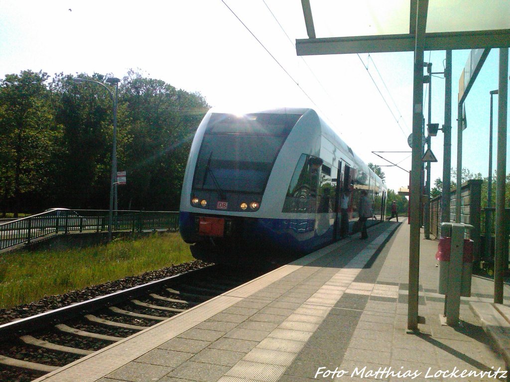 UBB GTW 2/6 aus Barth mit Ziel Stralsund Hbf im Bahnhof Stralsund - Grnhufe am 23.5.12