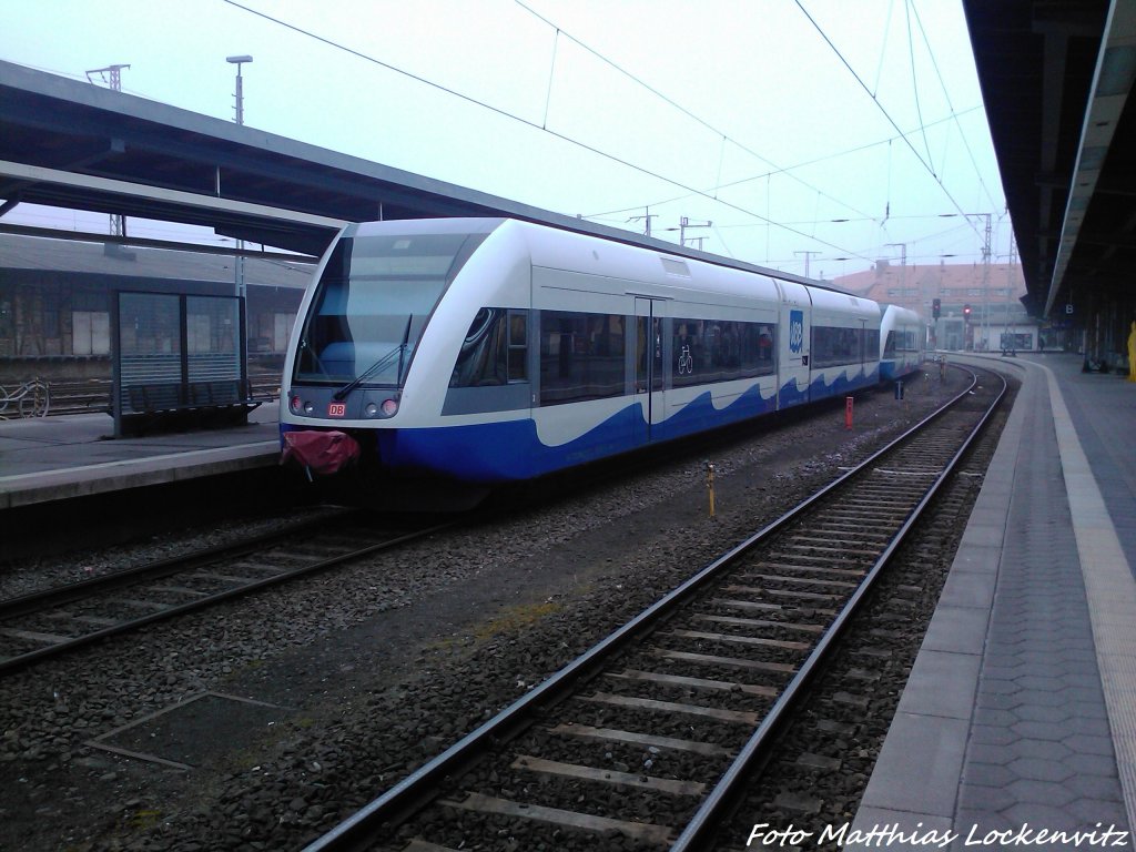 UBB GTW 2/6er mit Ziel Swinemnde Centrum (PL) im Bahnhof Stralsund Hbf am 11.4.13