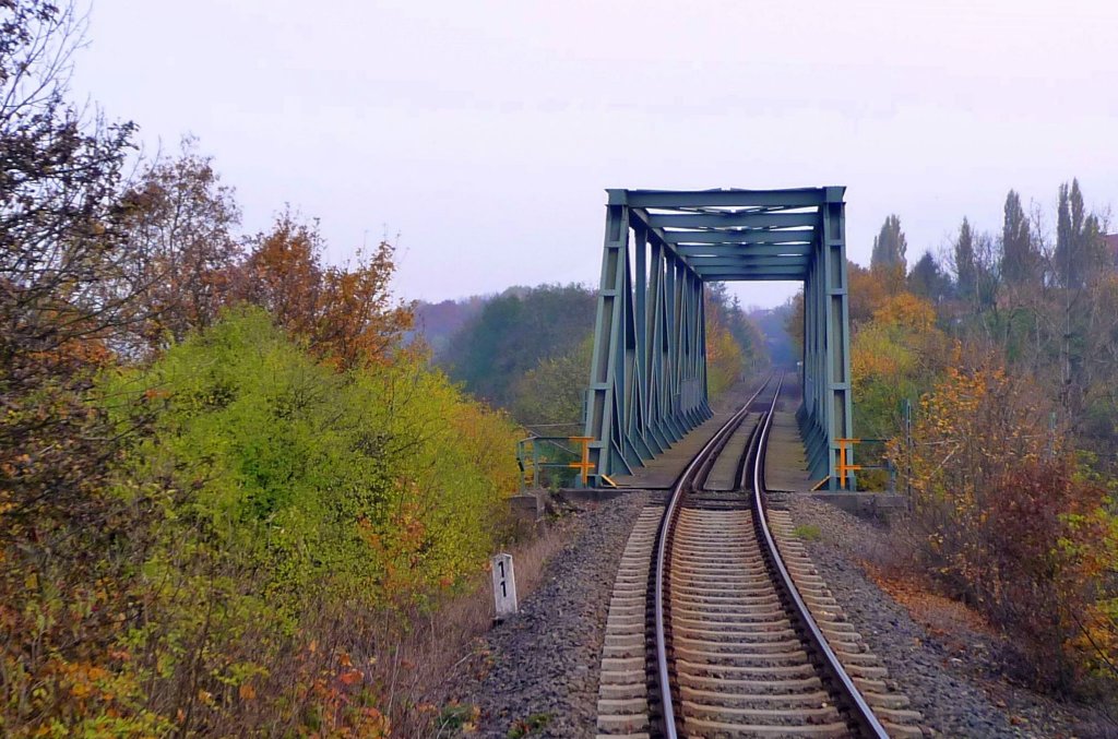 �berf�hrungsbauwerk �ber die Th�ringer Bahn zwischen dem Hauptbahnhof und dem Ostbahnhof in Naumburg; 30.10.2009 (Foto: Ralf Kuke)