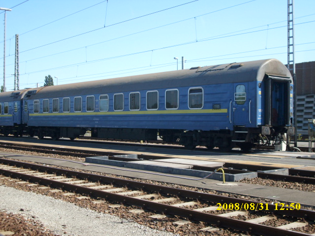 Ukrainischer Weitstreckenwagen am 31.August 2008 im Abstellbahnhof Berlin Grunewald.