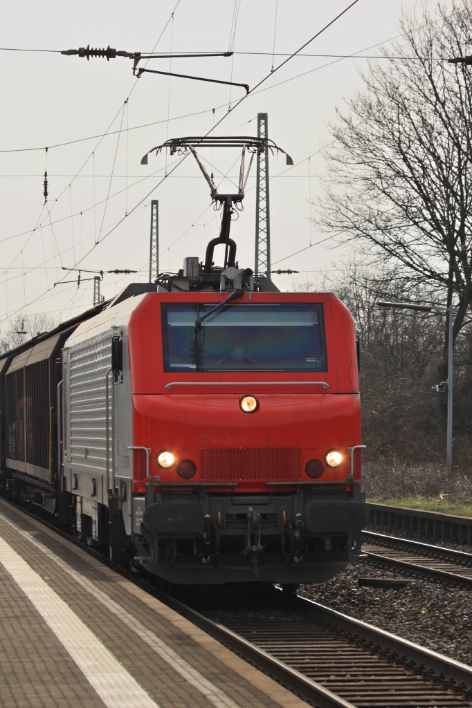 Und schon wieder traf ich das  rote Frettchen ...E 37 531 am 12.03.11 in Bonn Beuel in Richtung Kln