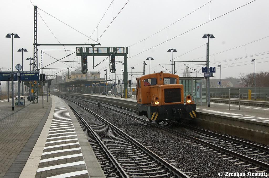 V 22-03 der EPG - Eisenbahngesellschaft Potsdam mbH als Lz in Wittenberge. 22.12.2011